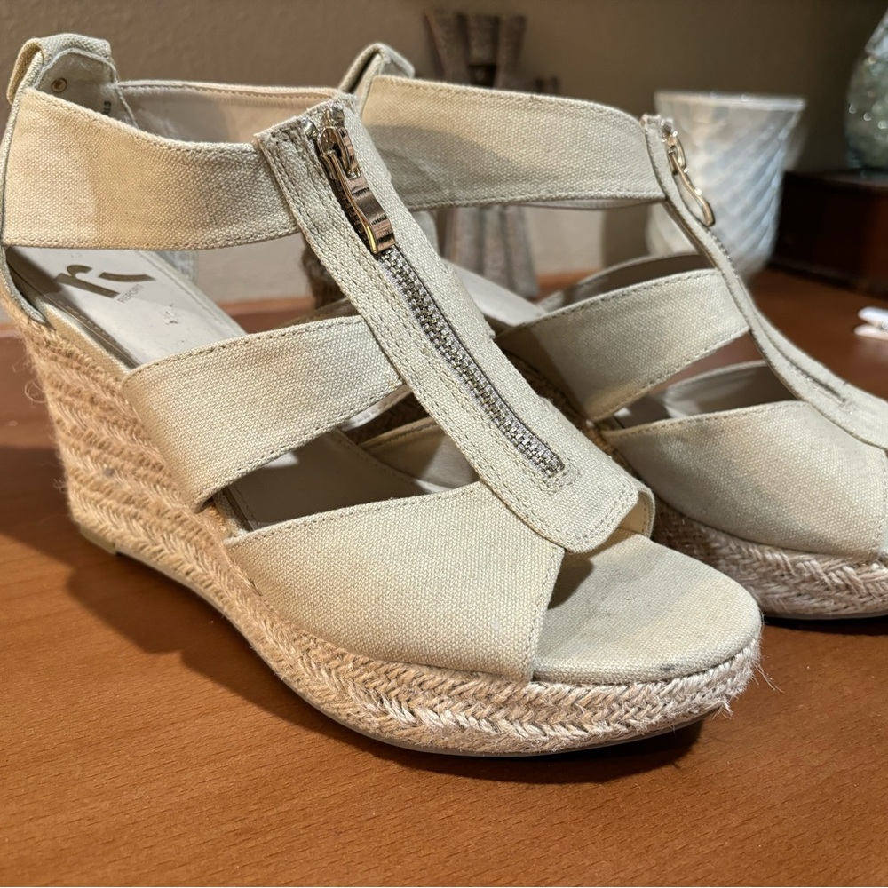 Stylish Cream Wedge Sandals
